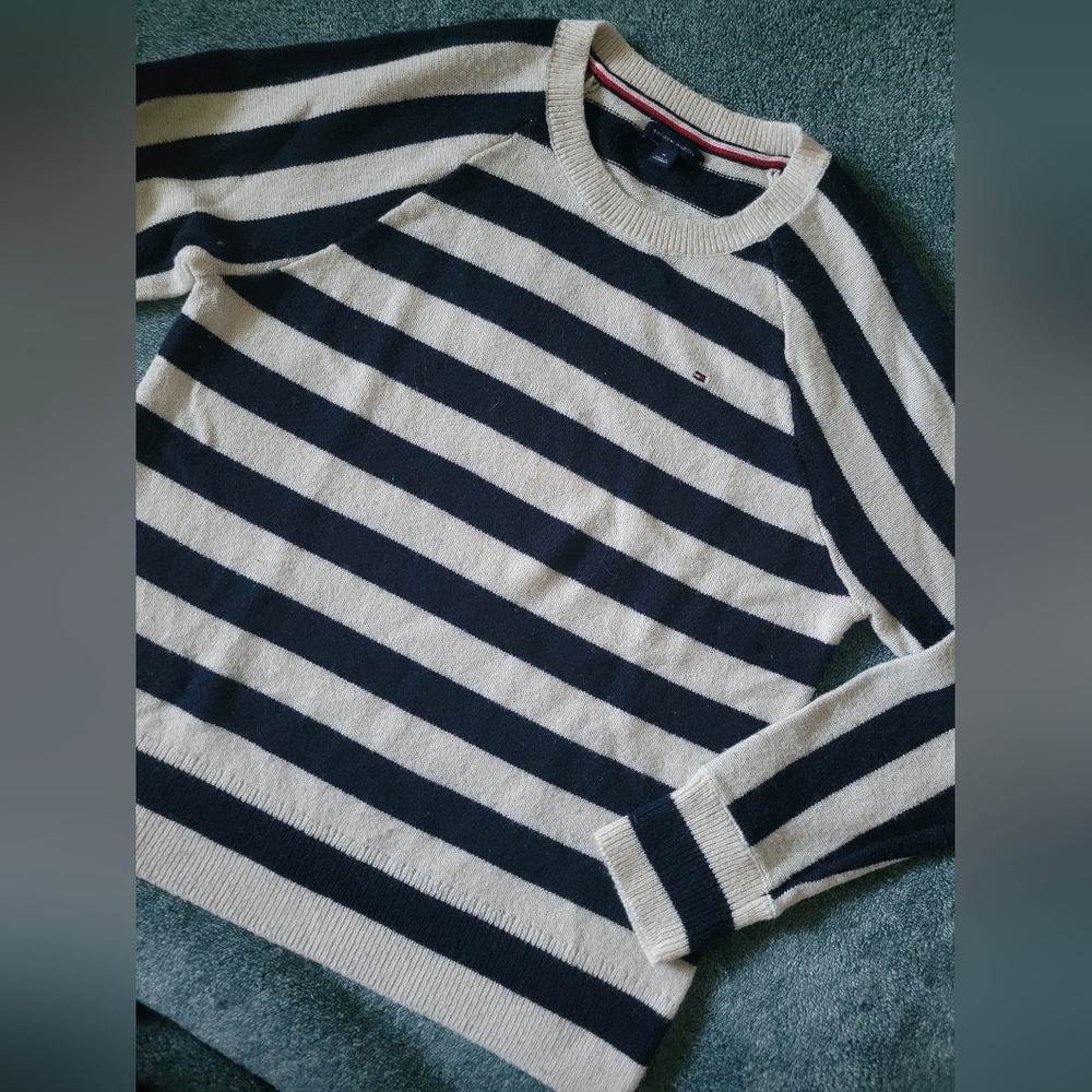 Tommy Hilfiger Navy and Cream Striped Classic Crewneck Sweater Womens Medium